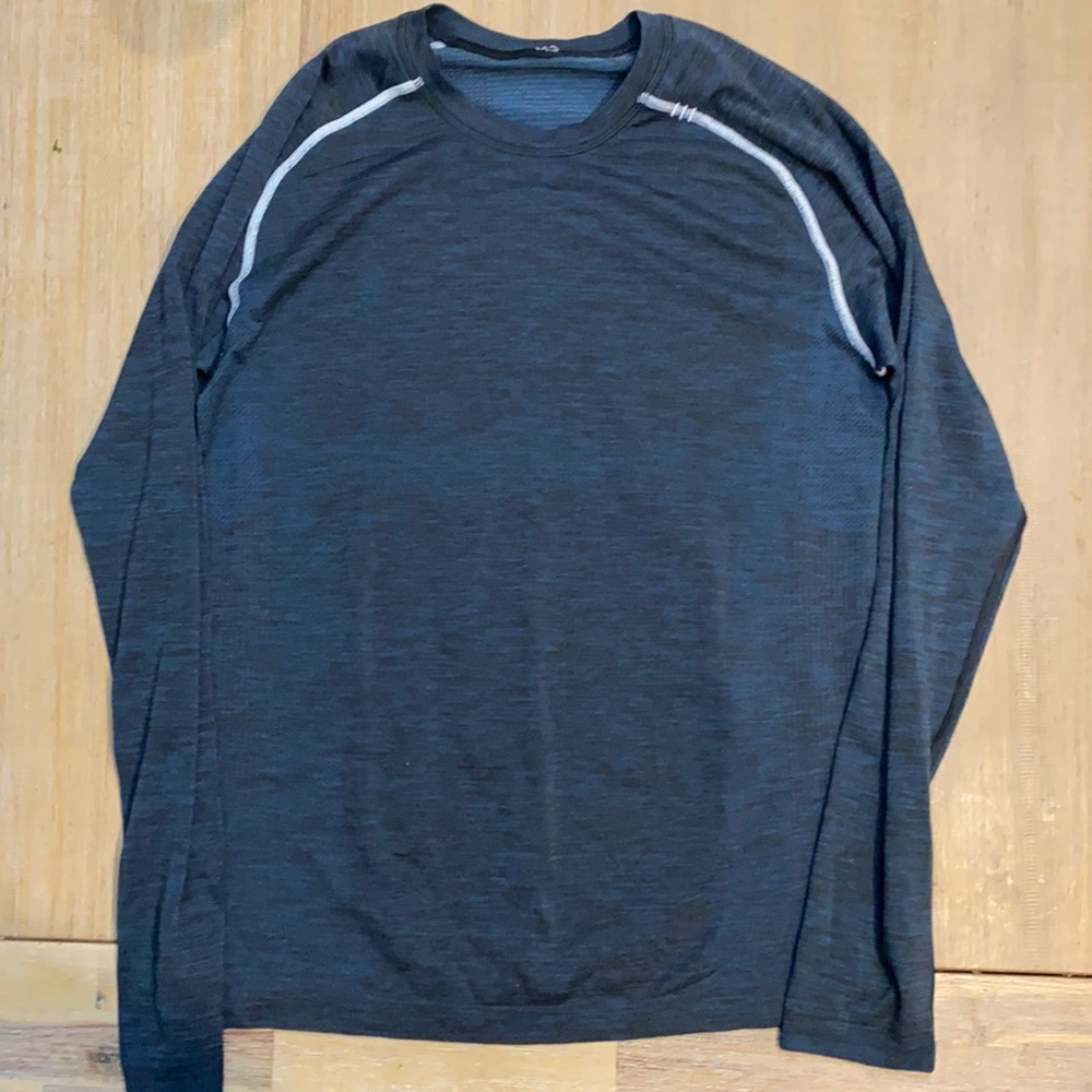 Metal vent tech long sleeve